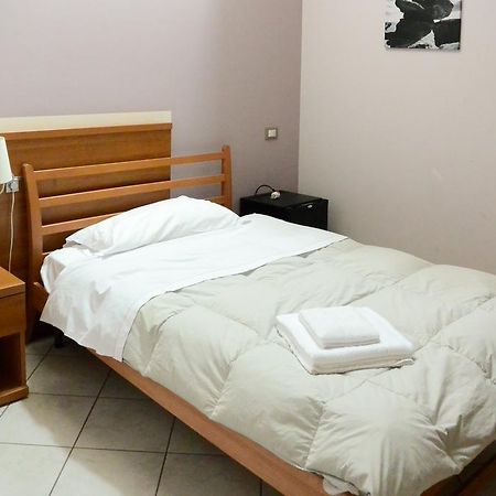 Albergo Meuble Abatjour Mantova Bagian luar foto