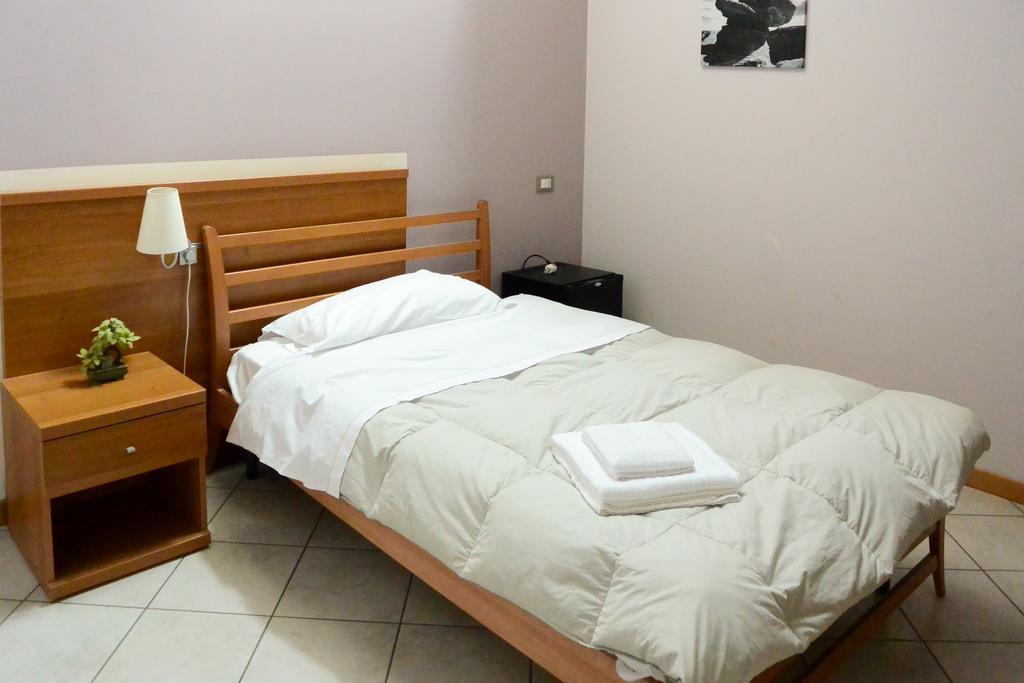 Albergo Meuble Abatjour Mantova Bagian luar foto