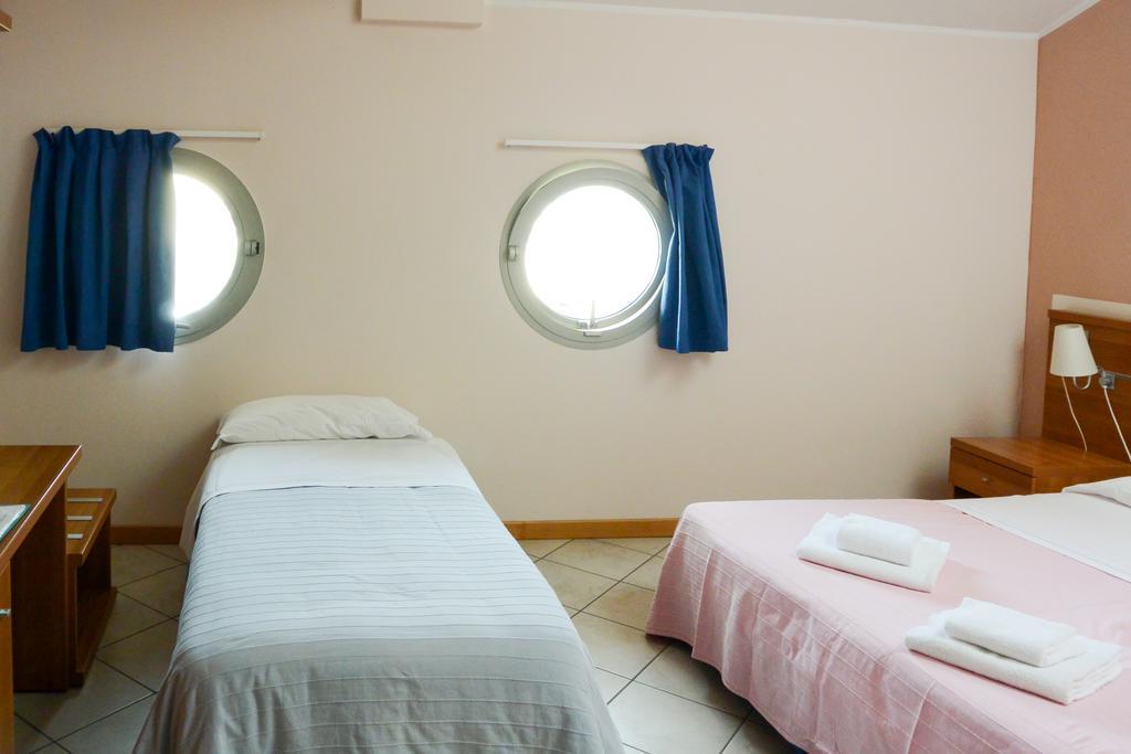 Albergo Meuble Abatjour Mantova Bagian luar foto