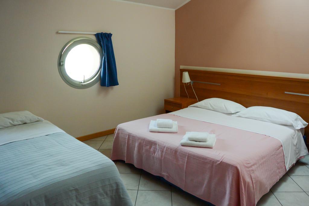 Albergo Meuble Abatjour Mantova Bagian luar foto