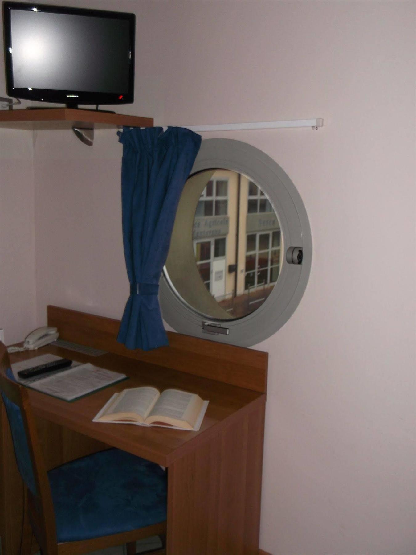 Albergo Meuble Abatjour Mantova Bagian luar foto