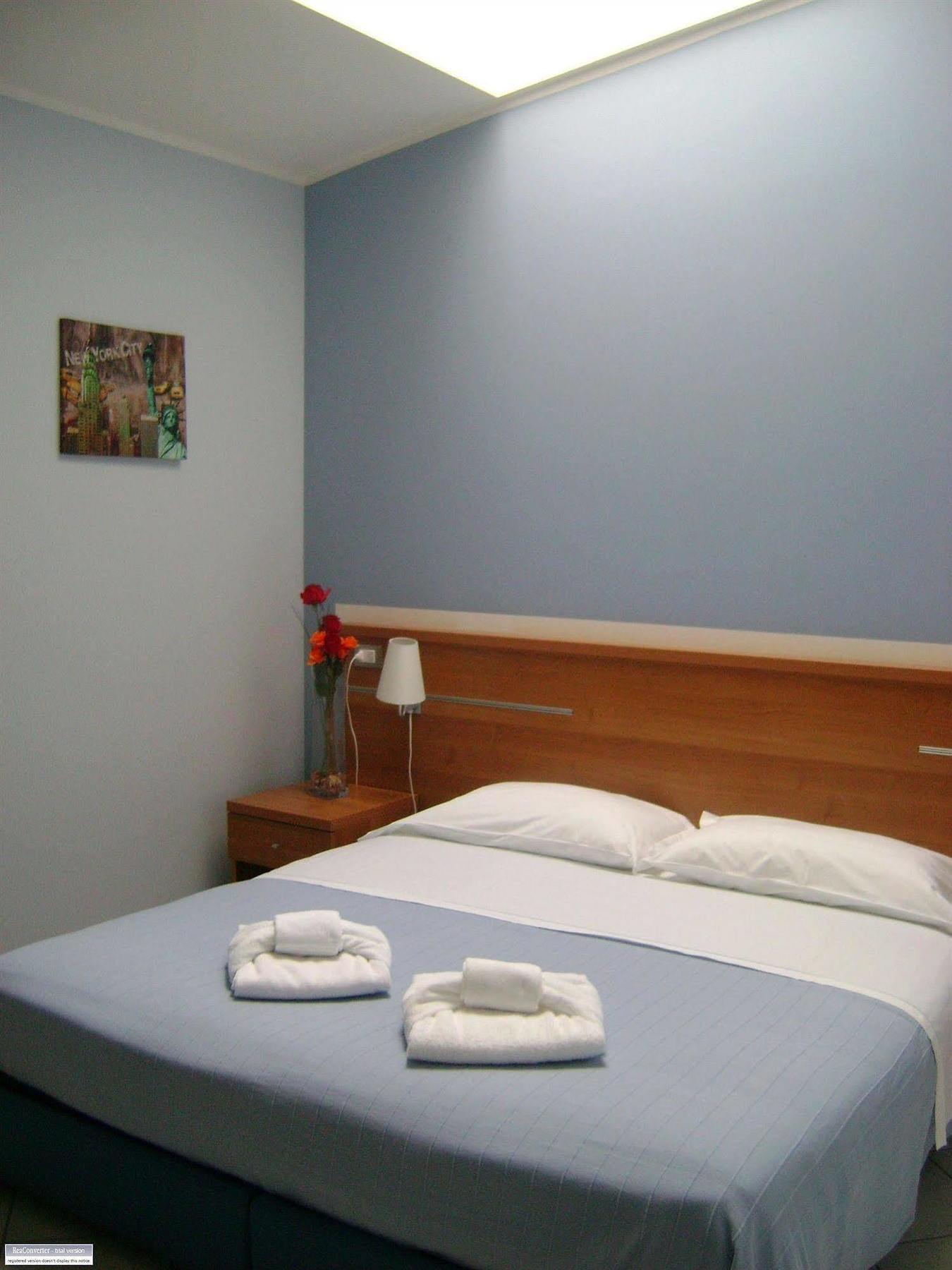 Albergo Meuble Abatjour Mantova Bagian luar foto